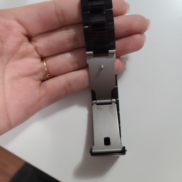 Black Guess watch - Picture 2 of 5